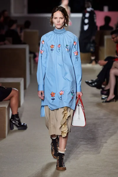 Look 5